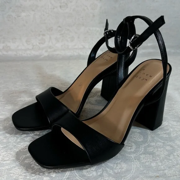 A New Day Target Black Faux Leather Haley Ankle Strap Flare Heels Size 6 NEW - Picture 5 of 9